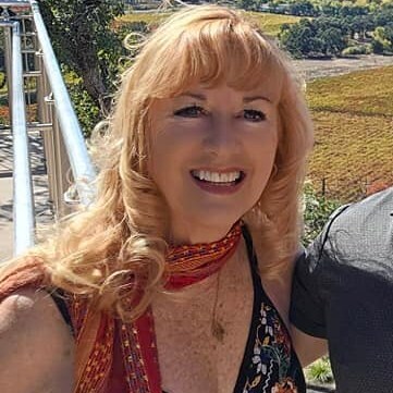 Bio picture of Amy McCarthy.