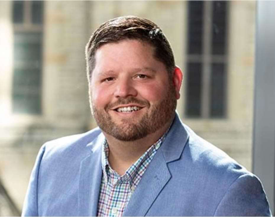 Bio headshot of Chris Lazzuri.