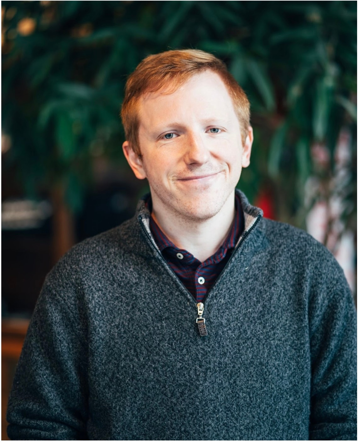 Author bio picture for Lee Elliott.