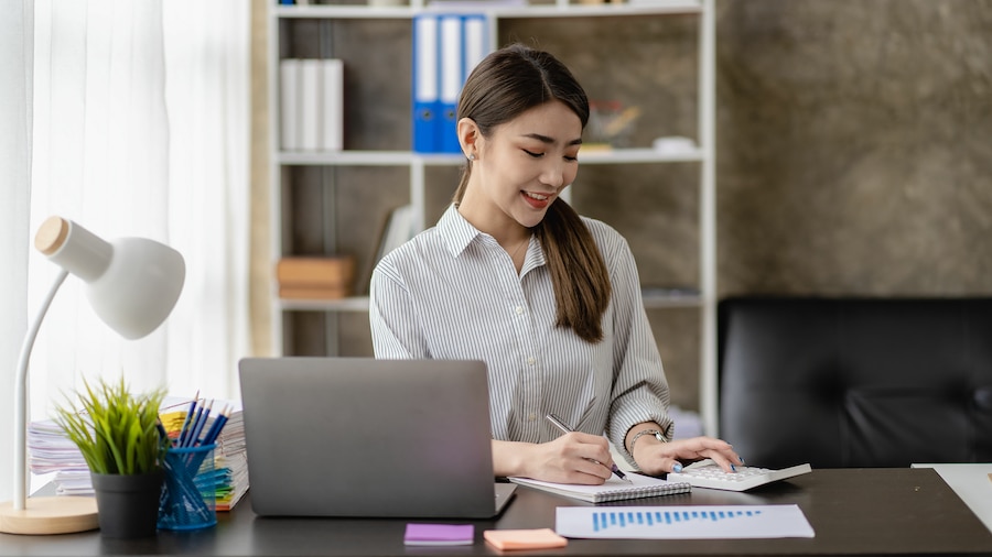 Accountant reviewing the QuickBooks month-end review feature.